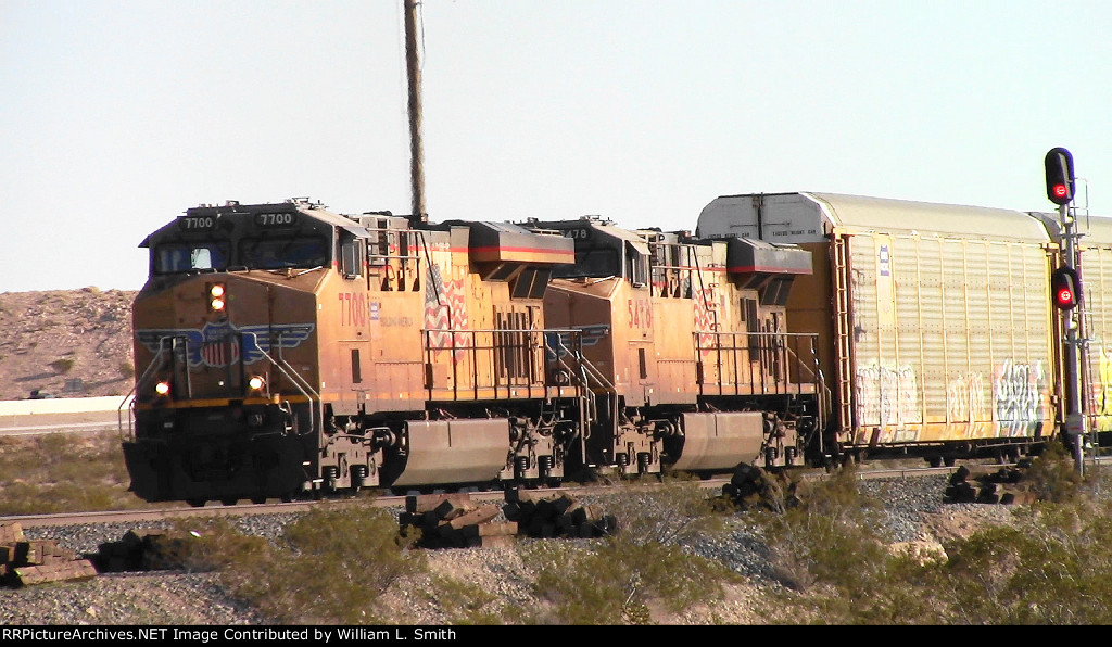 WB Unit Vehicular Flat Car Frt at Erie NV -2